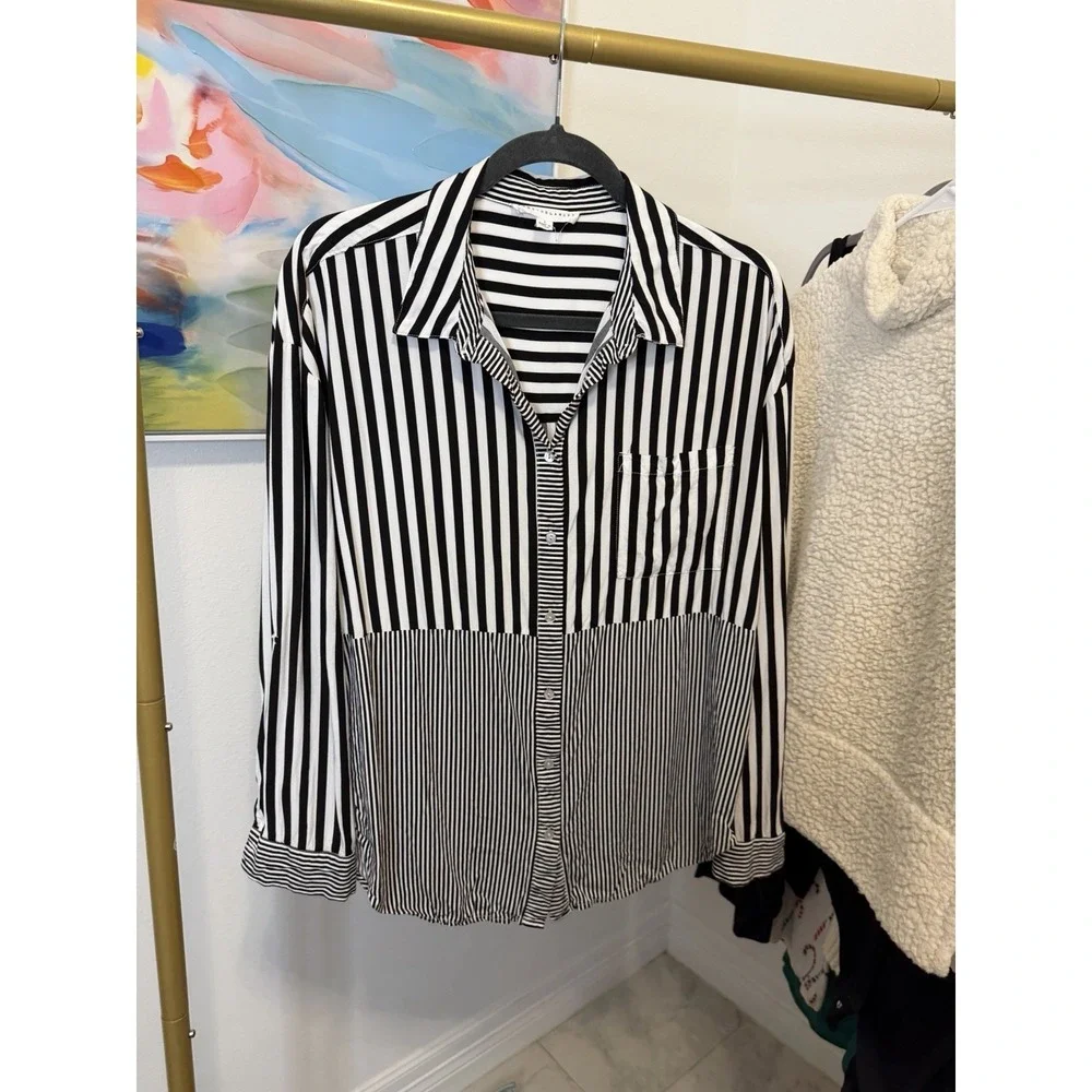 Jane + Delancey‎ Women's Striped Shirt Top Size Large Black White Button Down